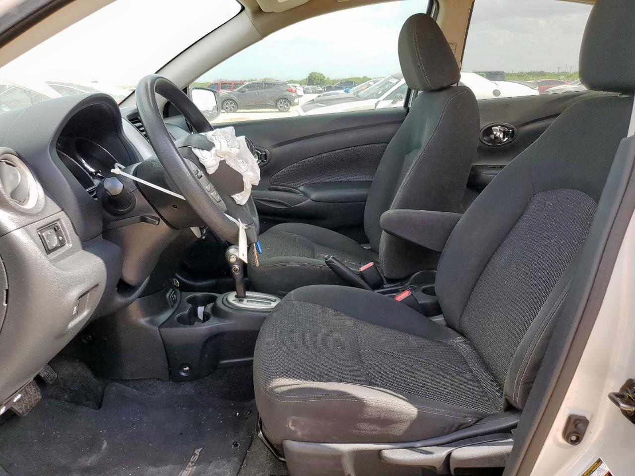 2019 Nissan Versa S - Фото 7