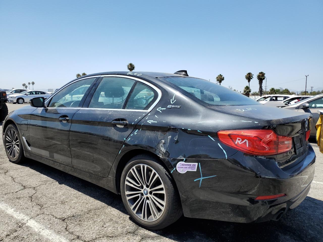 2019 BMW 530E - Фото 2