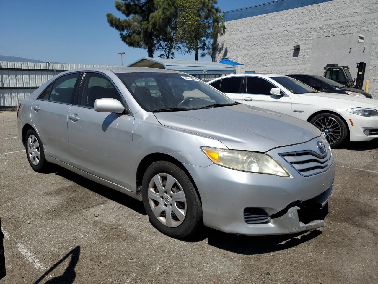 2010 Toyota Camry Base - Фото 4