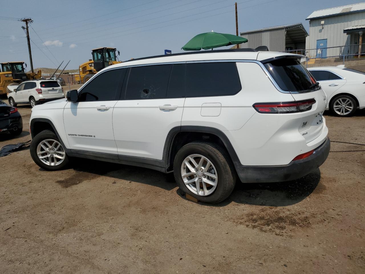 2024 Jeep Grand Cherokee L Laredo - Image 2