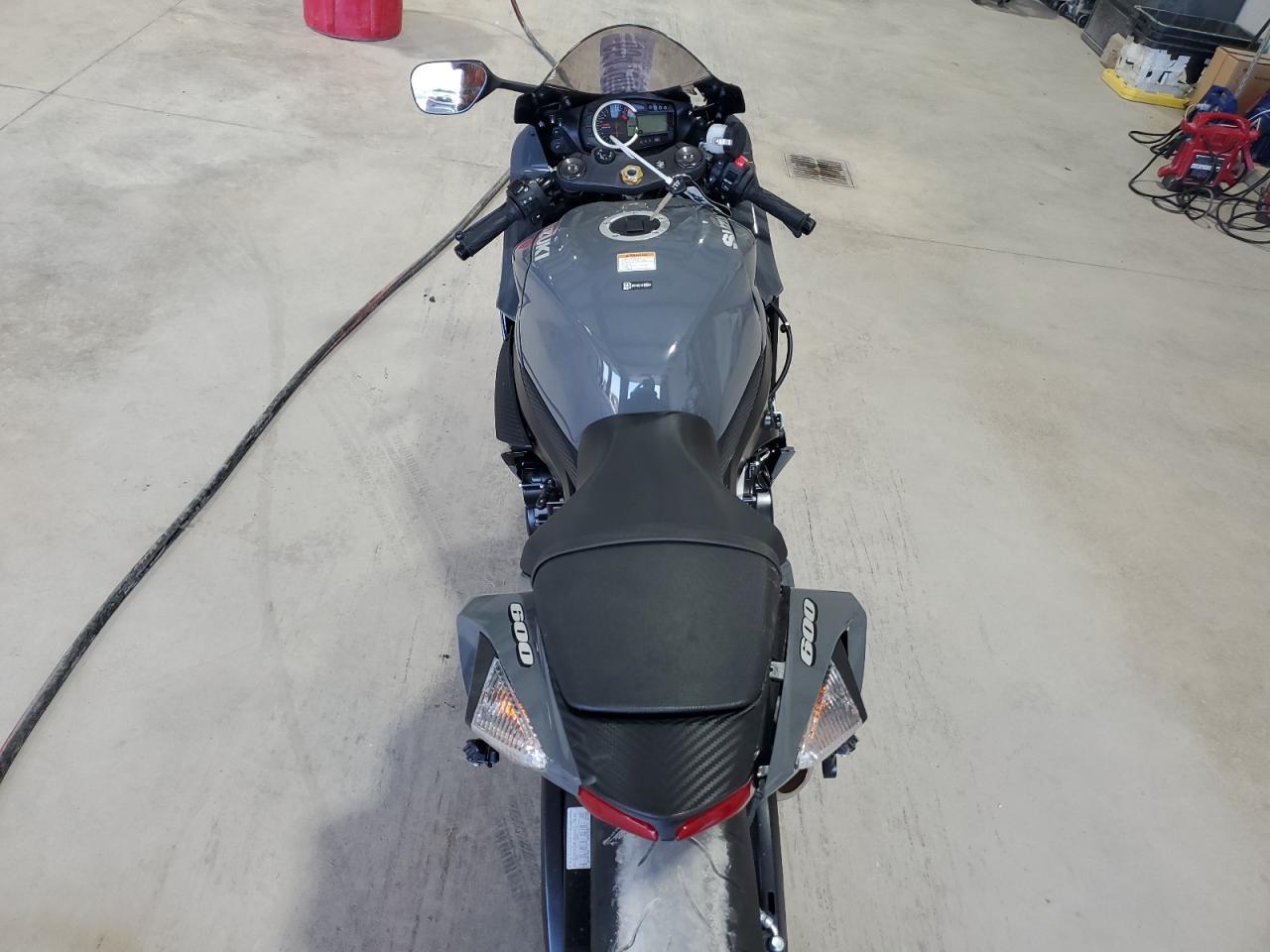 2025 Suzuki Gsx-R600 - Image 6