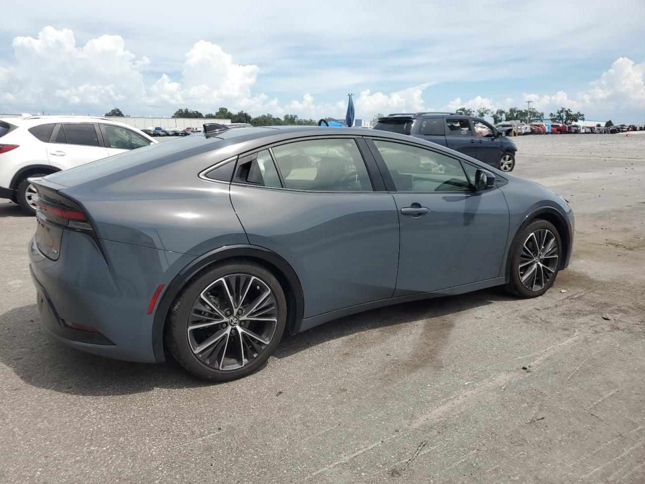 2024 Toyota Prius Le - Фото 3
