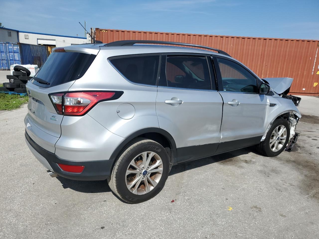 2018 Ford Escape Se - Фото 3