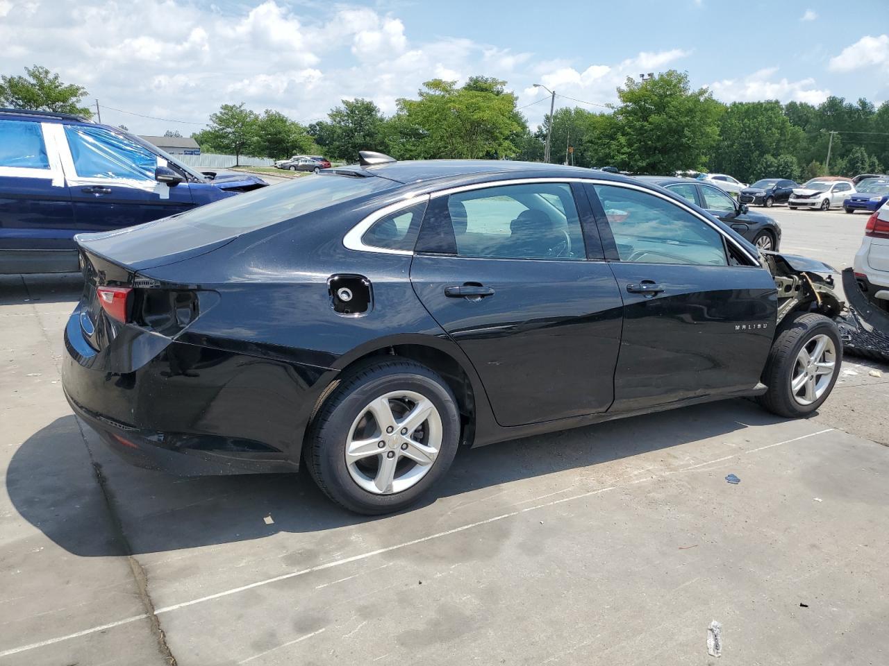 2022 Chevrolet Malibu Ls - Фото 3