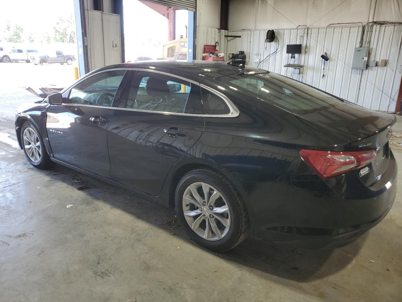 2022 Chevrolet Malibu Lt - Фото 2