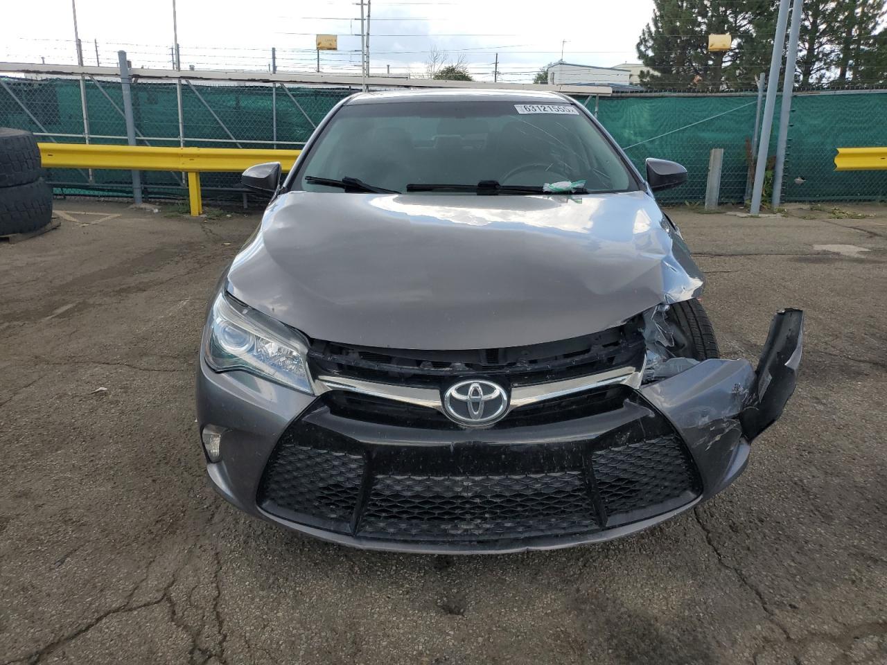 2016 Toyota Camry Le - Фото 5