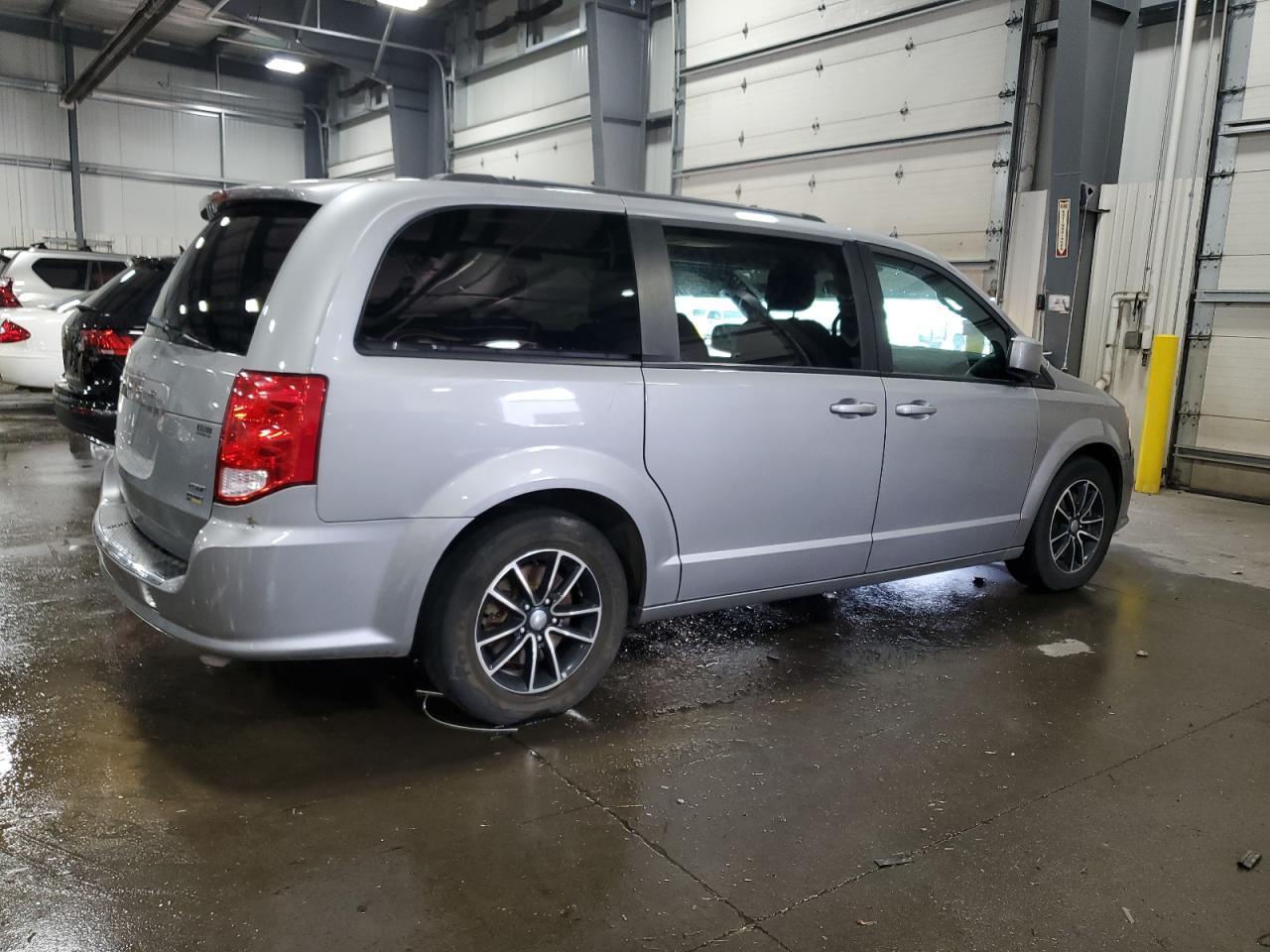 2018 Dodge Grand Caravan Gt - Фото 3