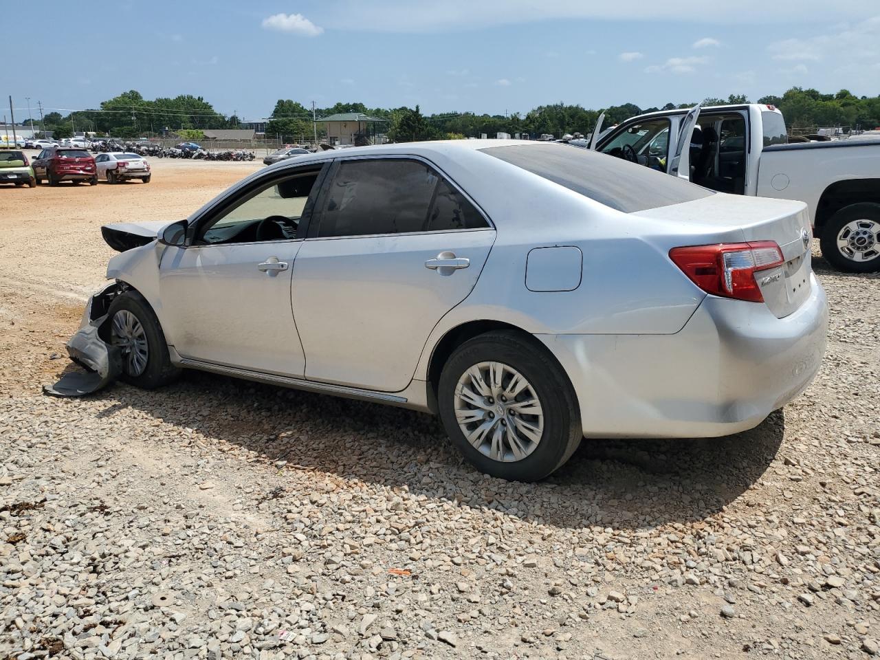 2012 Toyota Camry Base - Фото 2
