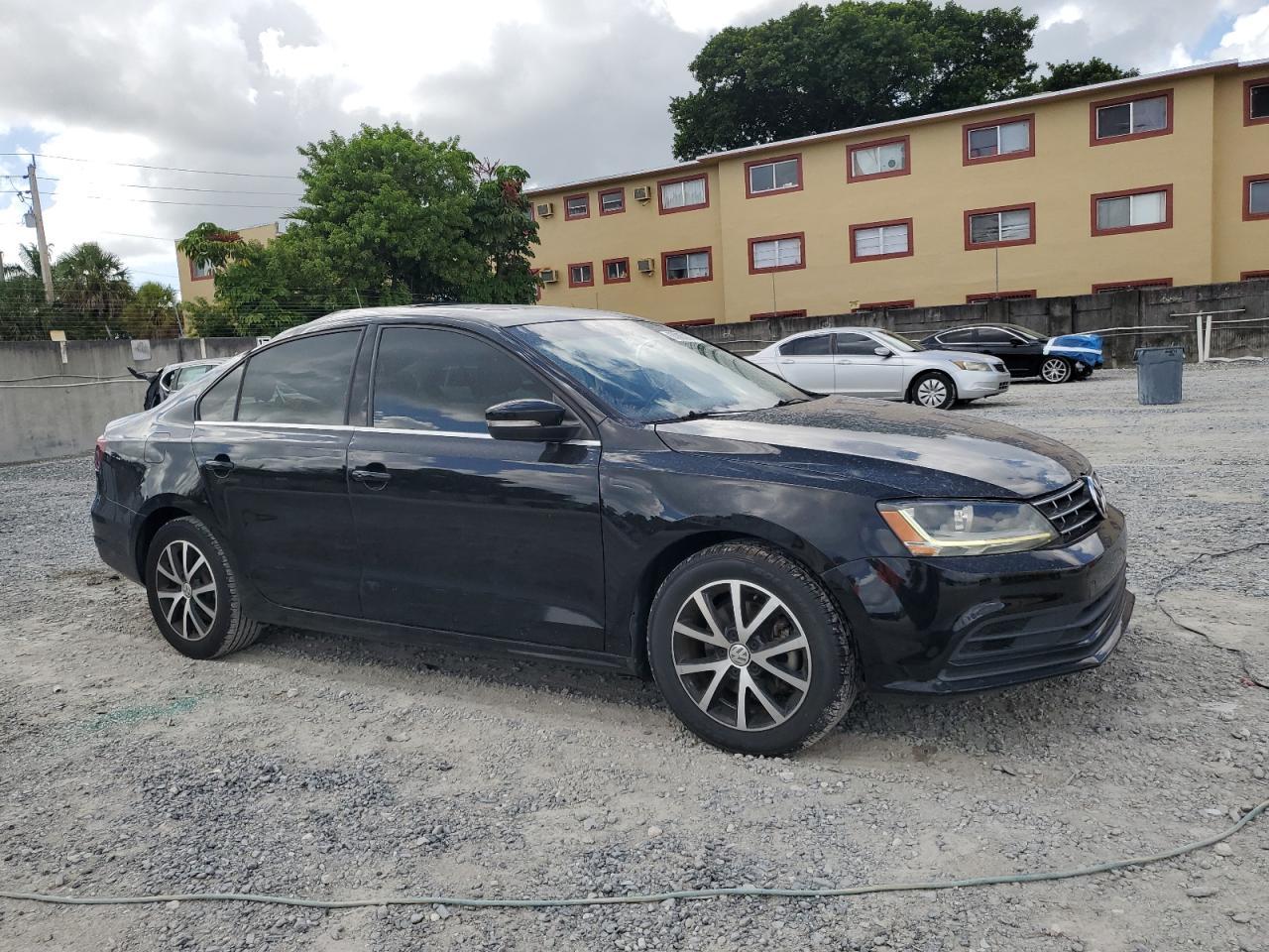 2018 Volkswagen Jetta Se - Image 4
