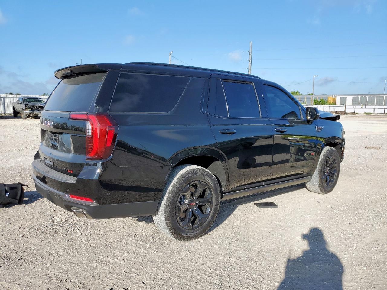 2025 GMC Yukon At4 Ultimate - Image 3