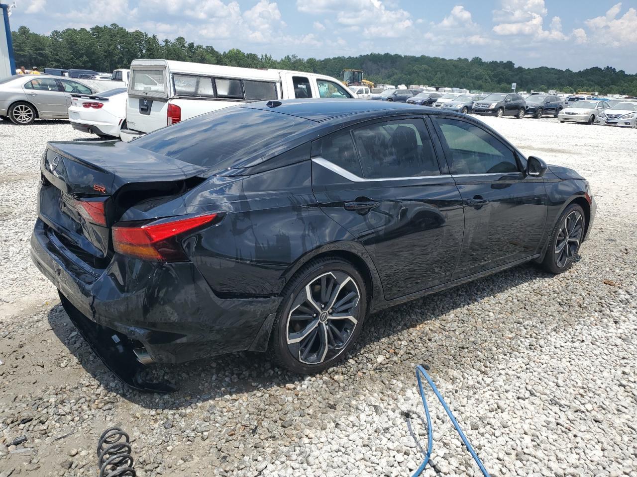 2025 Nissan Altima Sr - Image 3
