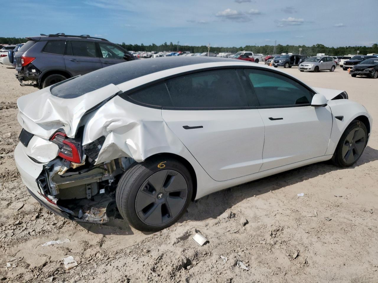 2023 Tesla Model 3 - Фото 3