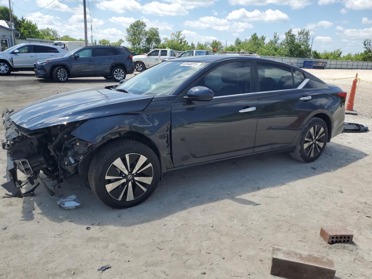 2022 Nissan Altima Sv