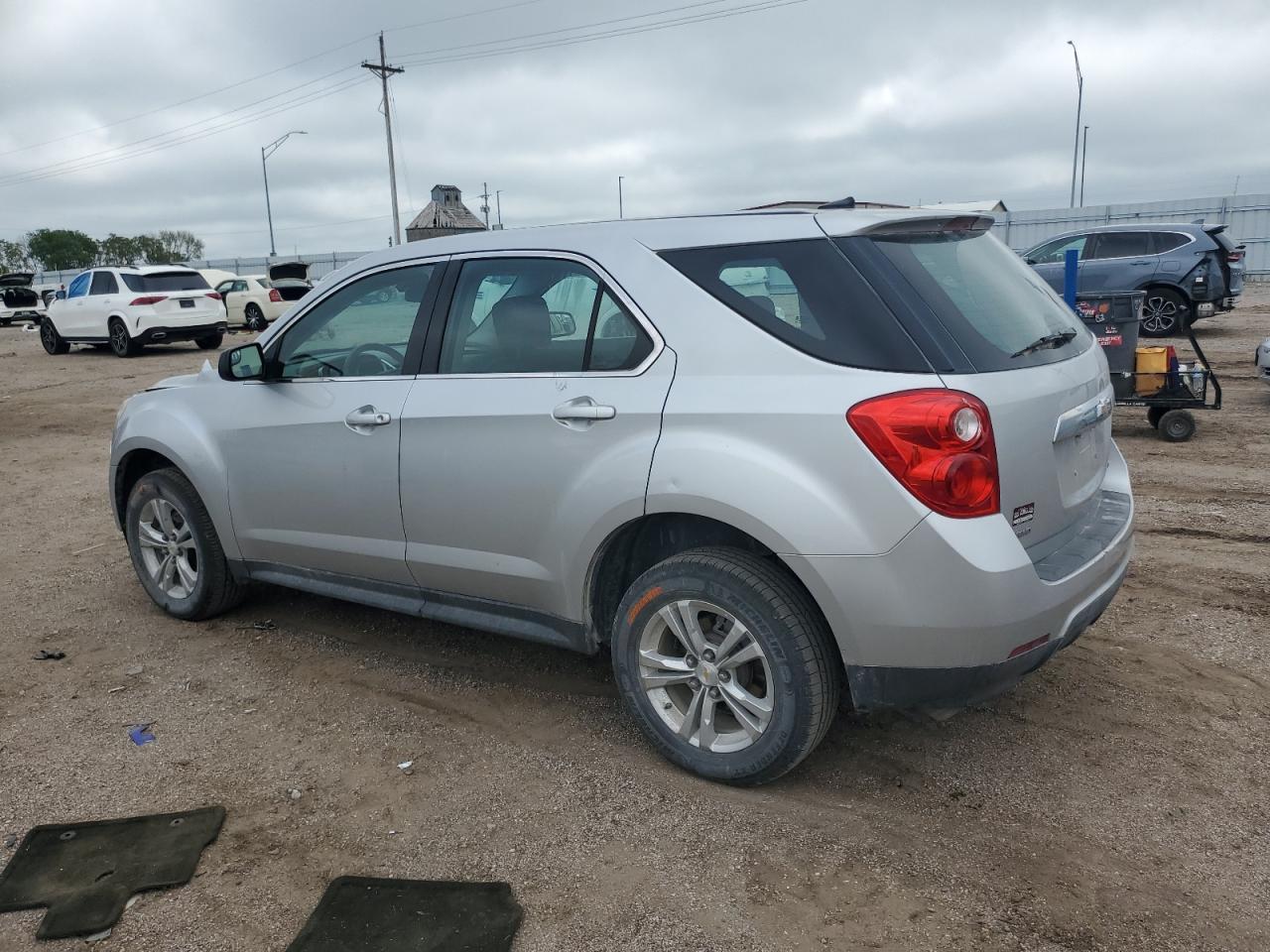 2013 Chevrolet Equinox Ls - Image 2