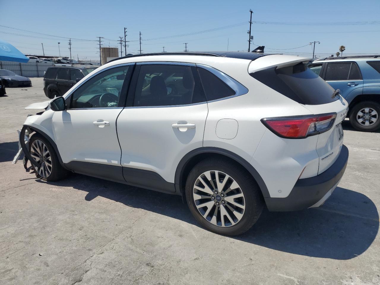 2020 Ford Escape Titanium - Фото 2