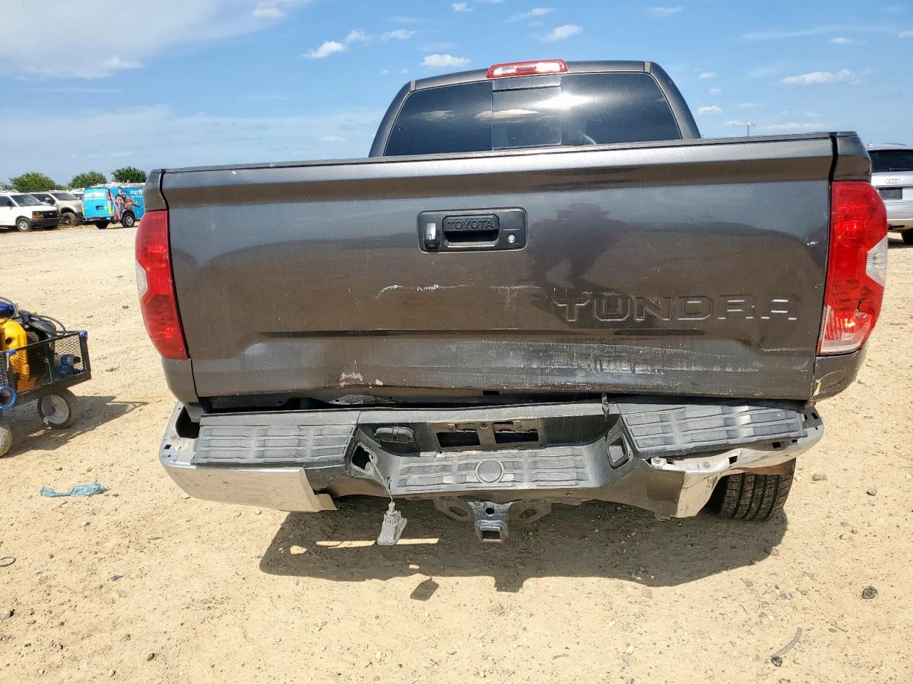 2014 Toyota Tundra Double Cab Sr - Image 6