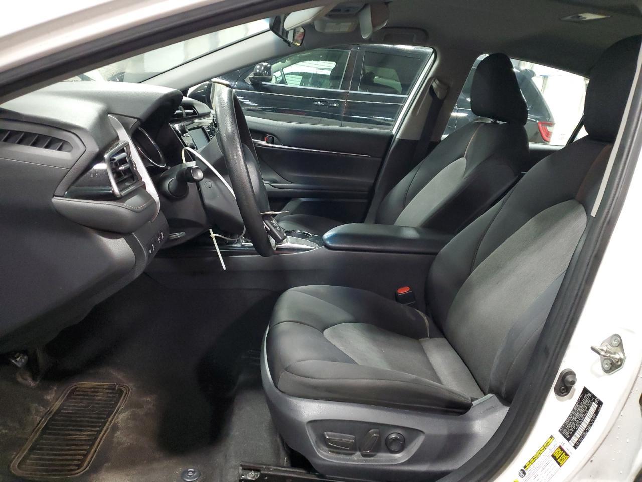 2019 Toyota Camry L - Фото 7