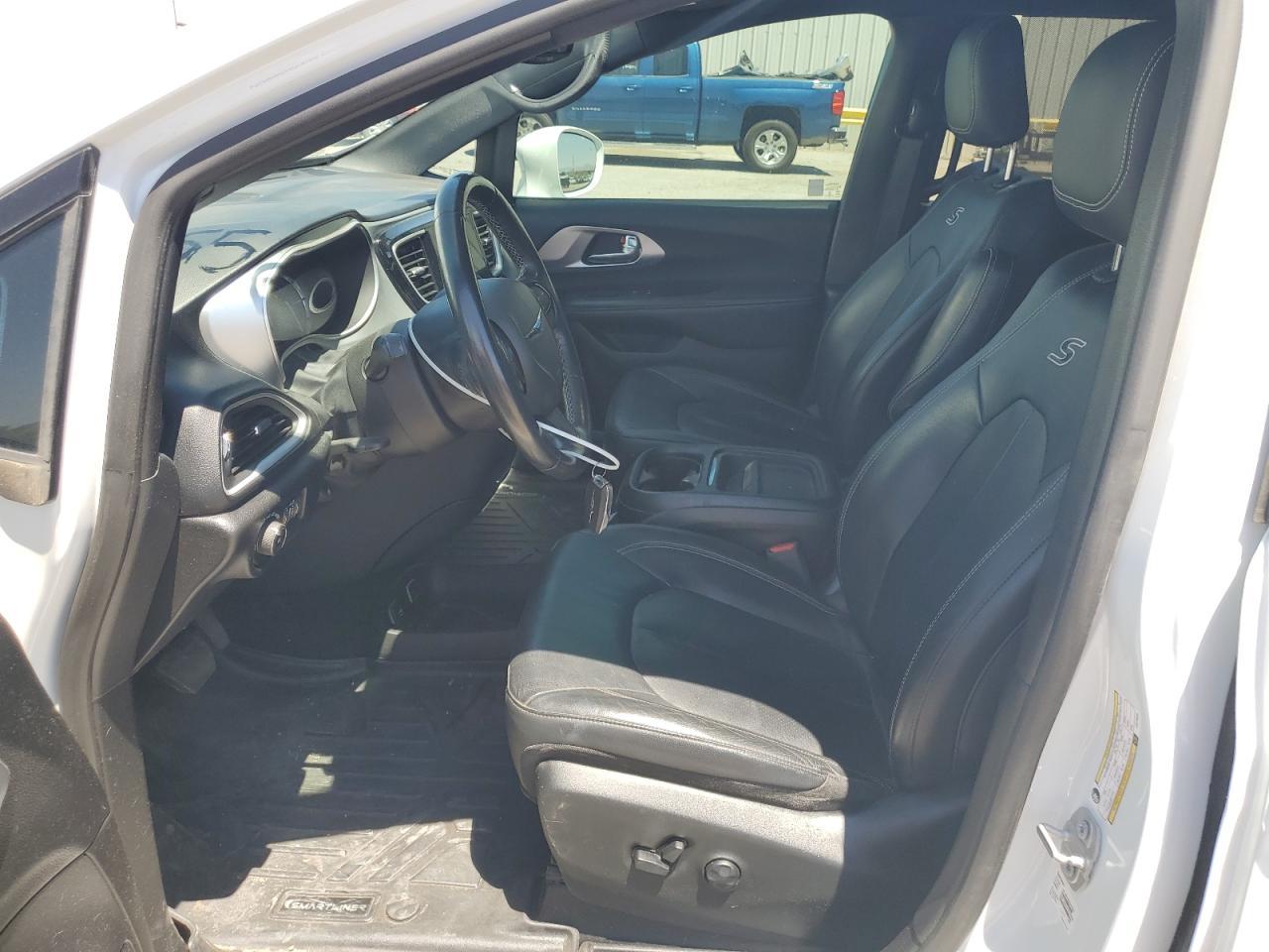 2020 Chrysler Pacifica Hybrid Touring L - Image 7