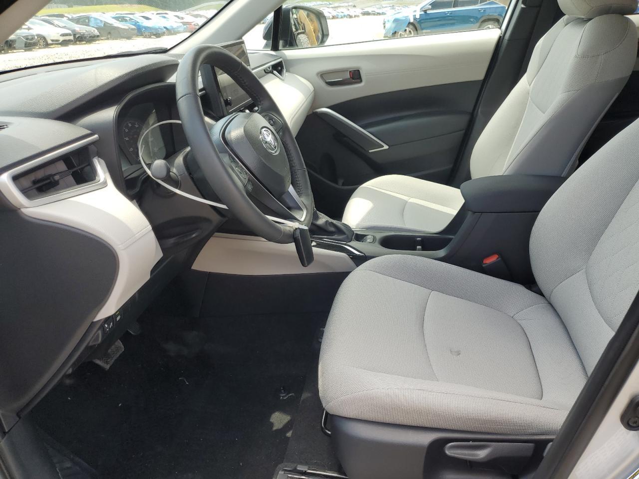 2025 Toyota Corolla Cross Le - Фото 7