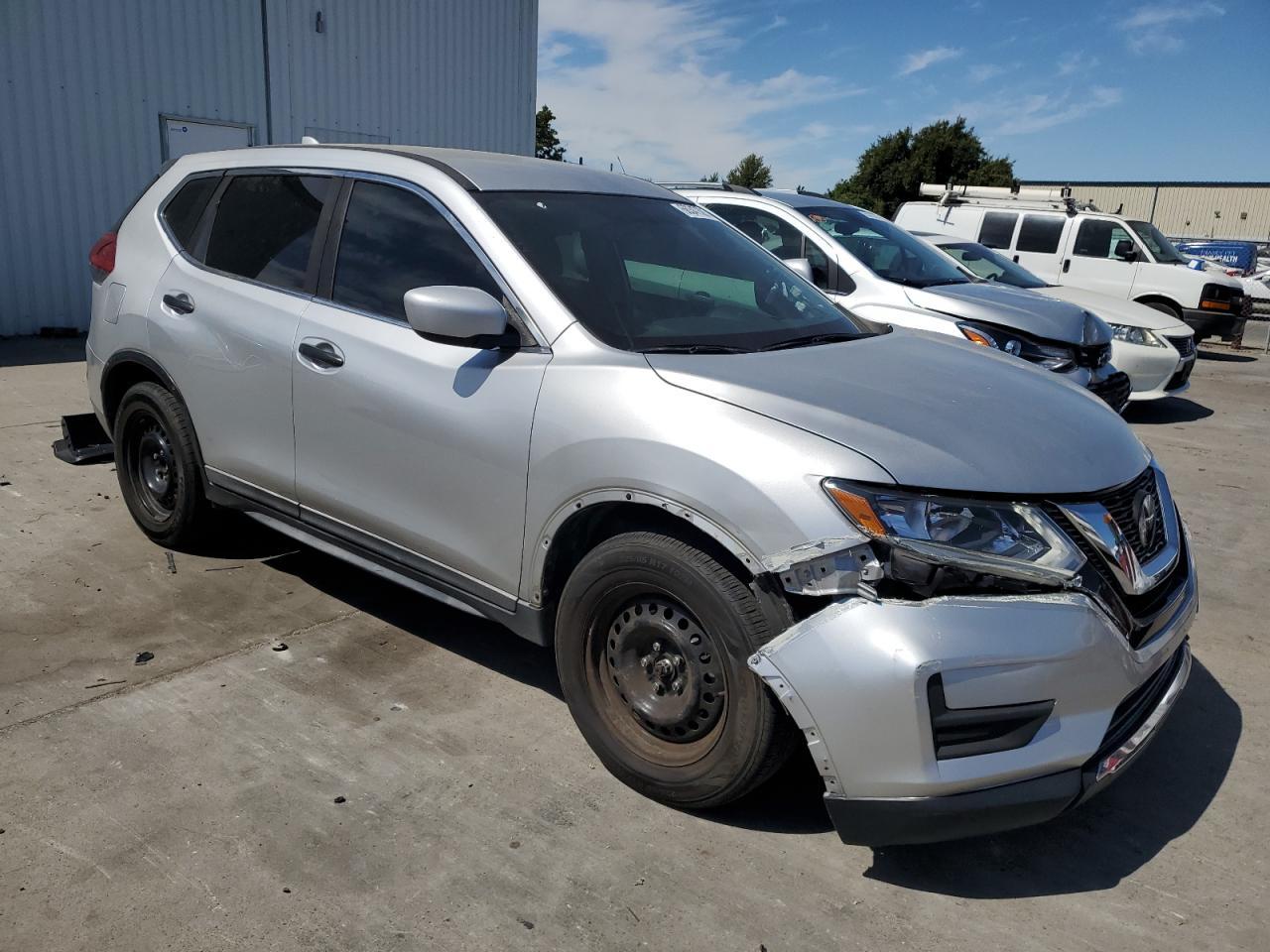 2018 Nissan Rogue S - Фото 4