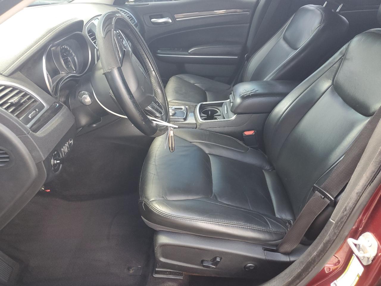 2018 Chrysler 300 Touring - Фото 7