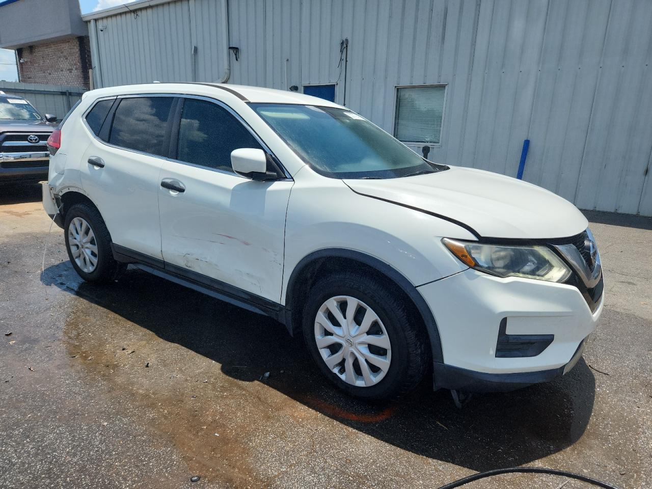 2017 Nissan Rogue S - Image 4