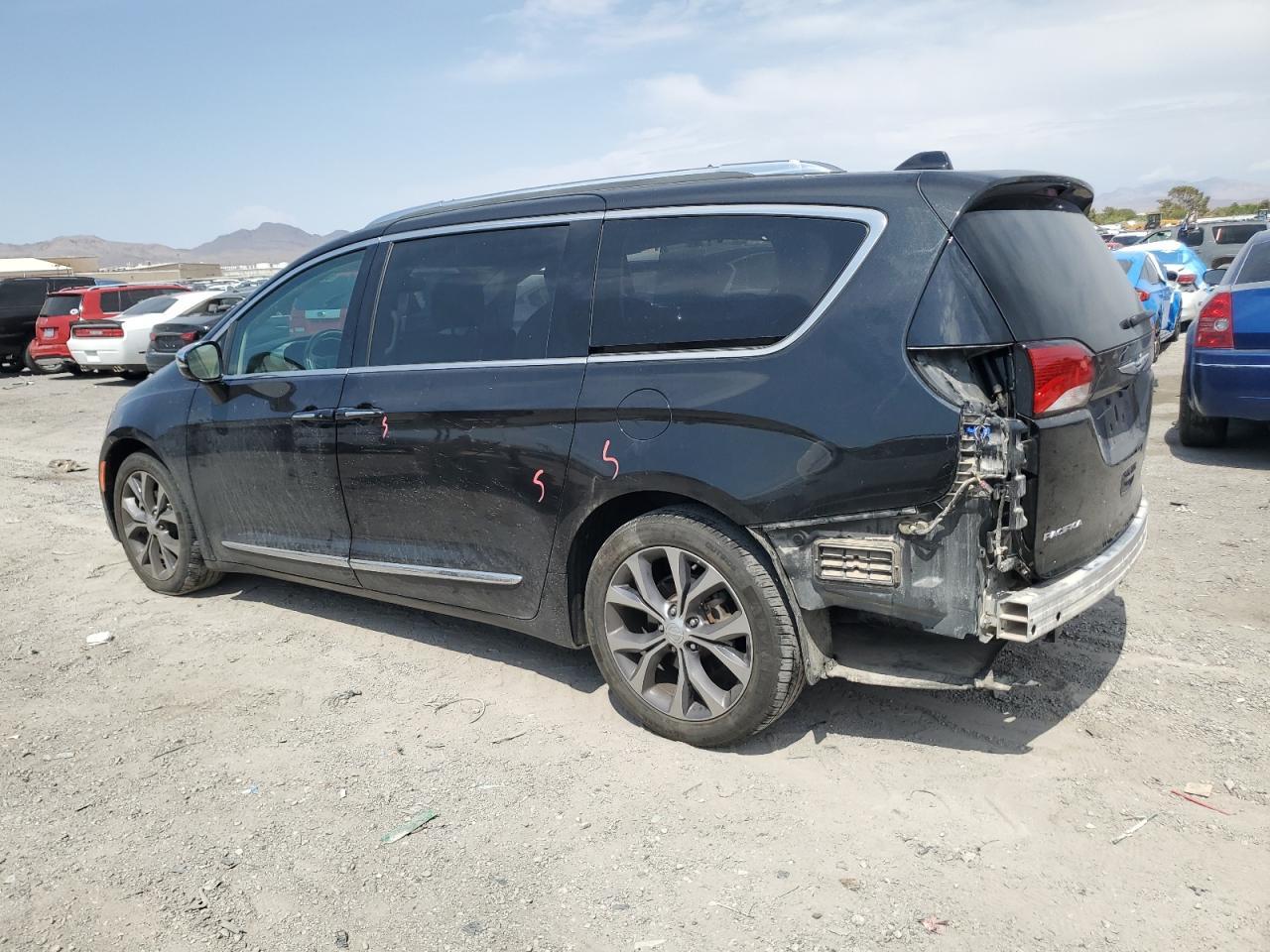 2017 Chrysler Pacifica Limited - Фото 2