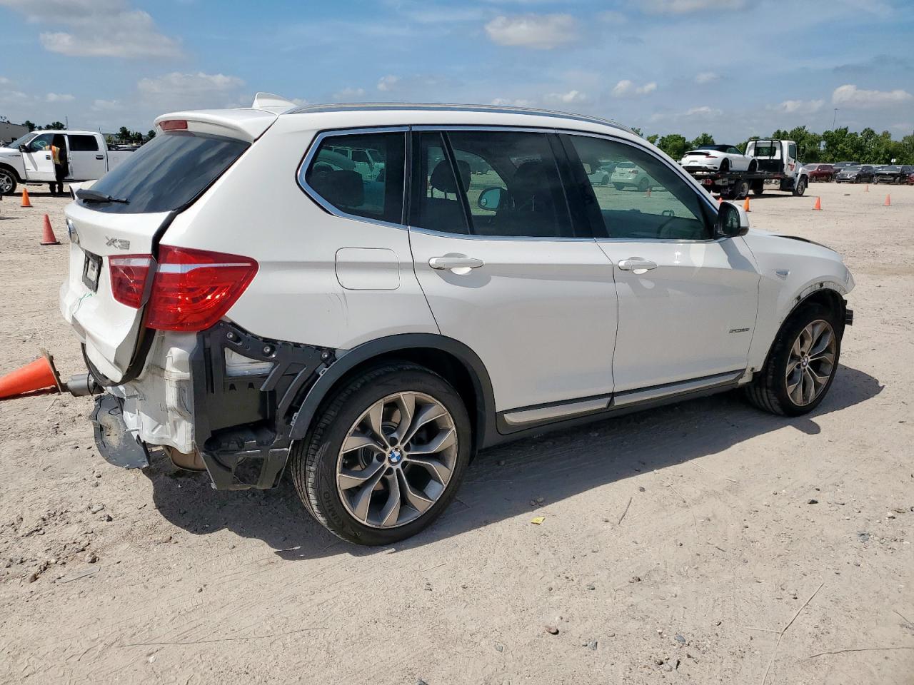 2017 BMW X3 Sdrive28I - Фото 3