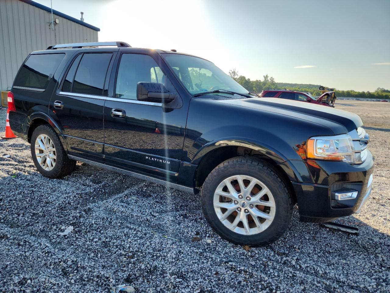 2017 Ford Expedition Platinum - Image 4