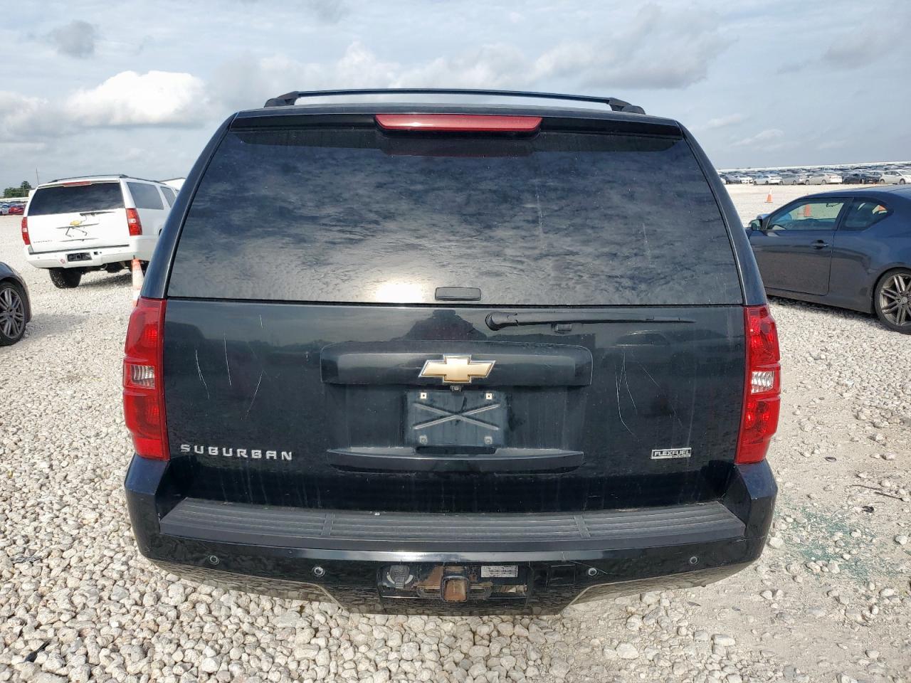 2007 Chevrolet Suburban K1500 - Image 6