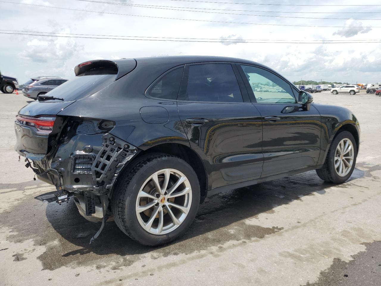 2023 Porsche Macan Base - Image 3