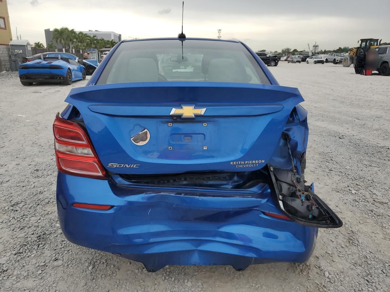 2017 Chevrolet Sonic Ls - Фото 6