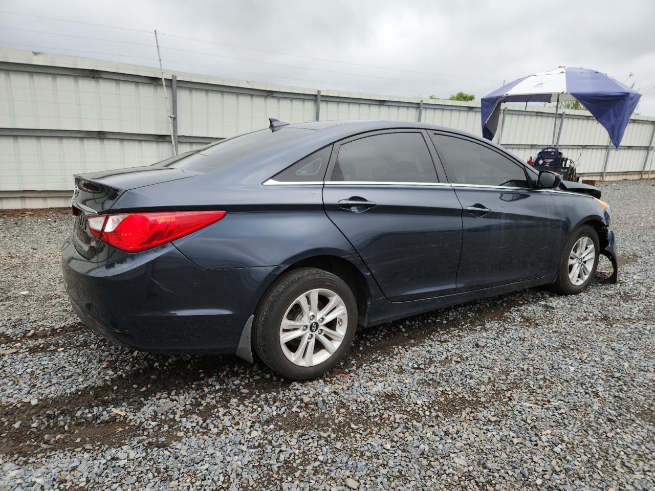 2013 Hyundai Sonata Gls - Image 3