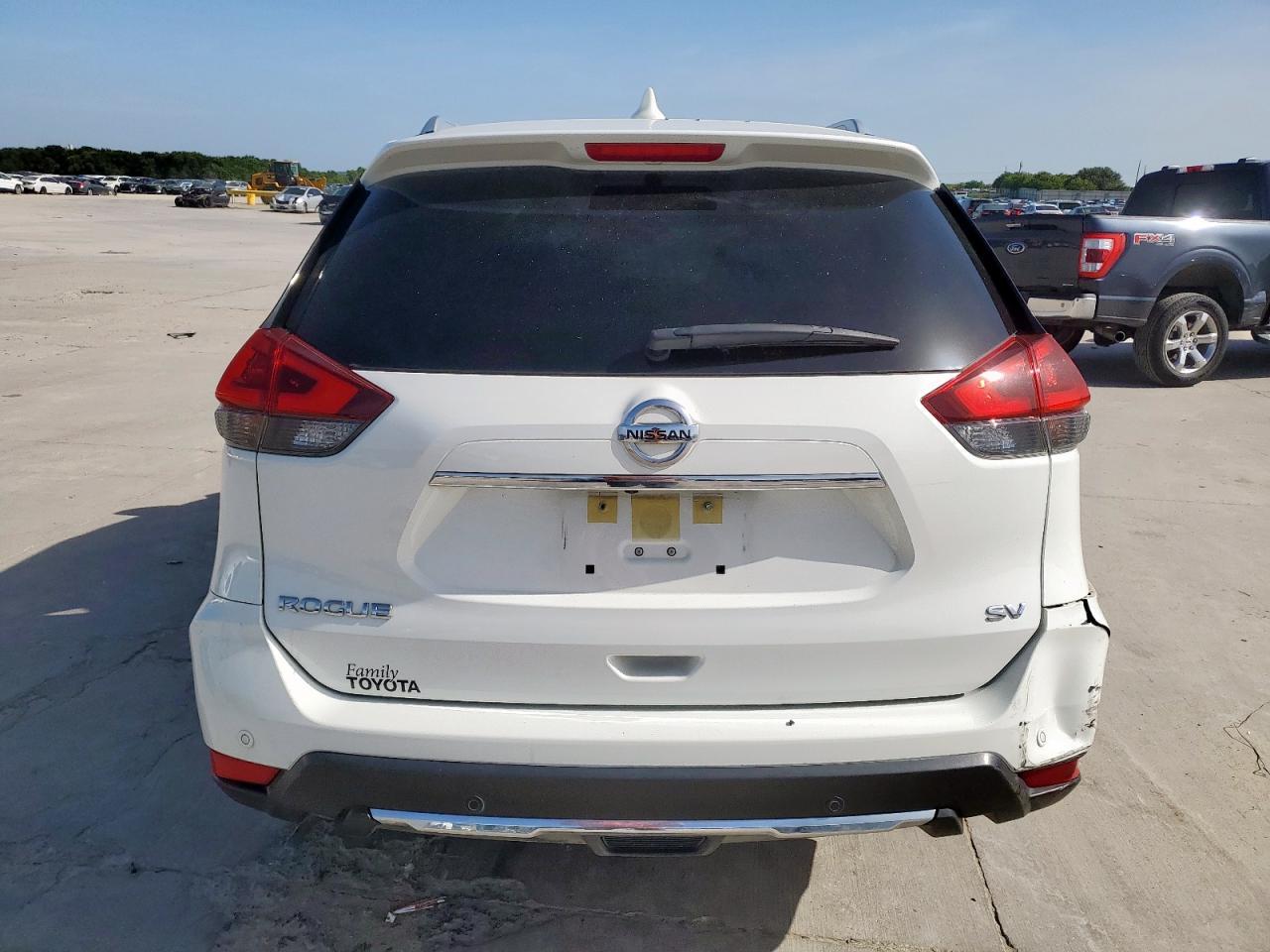 2020 Nissan Rogue S - Фото 6