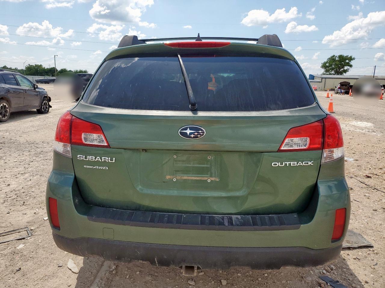 2012 Subaru Outback 2.5I Limited - Image 6