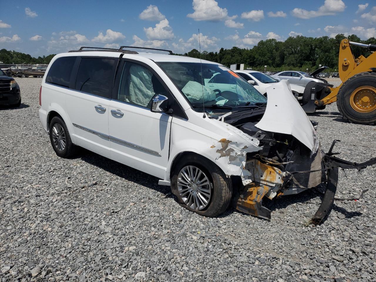 2014 Chrysler Town & Country Touring L - Image 4