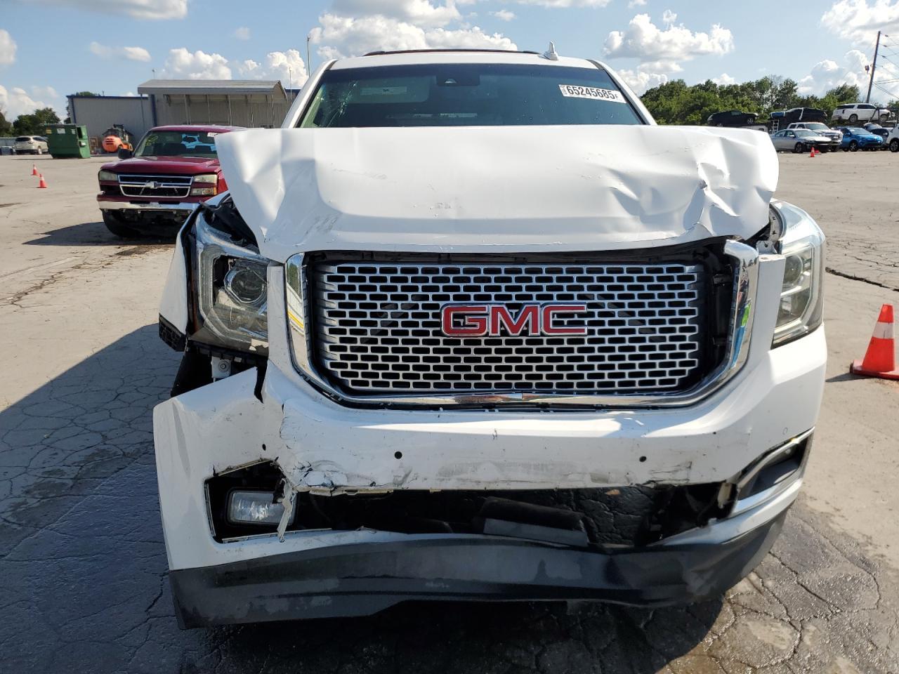 2016 GMC Yukon Denali - Image 5