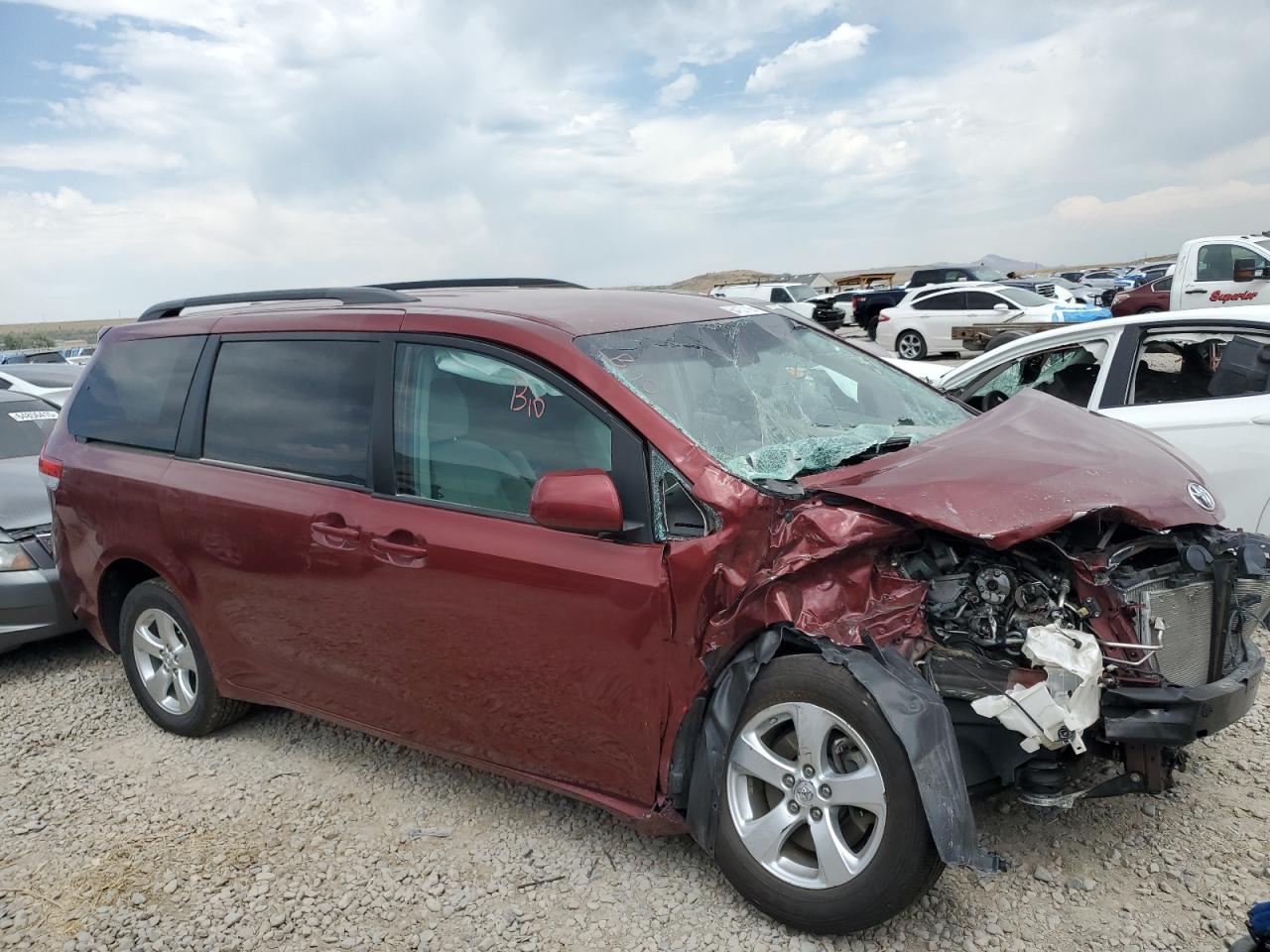 2013 Toyota Sienna Le - Image 4