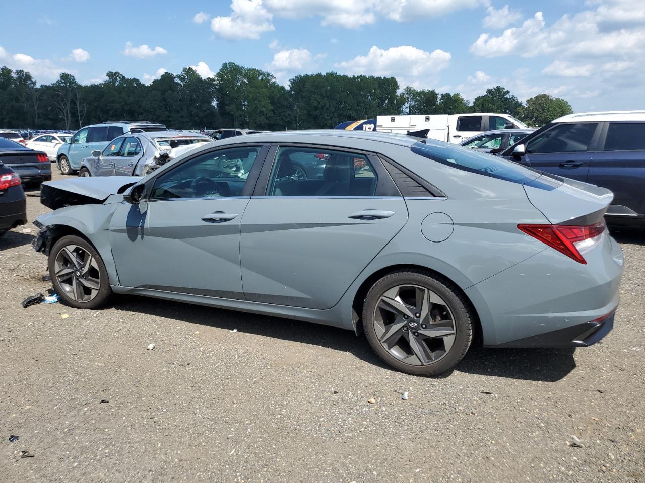 2021 Hyundai Elantra Limited - Фото 2