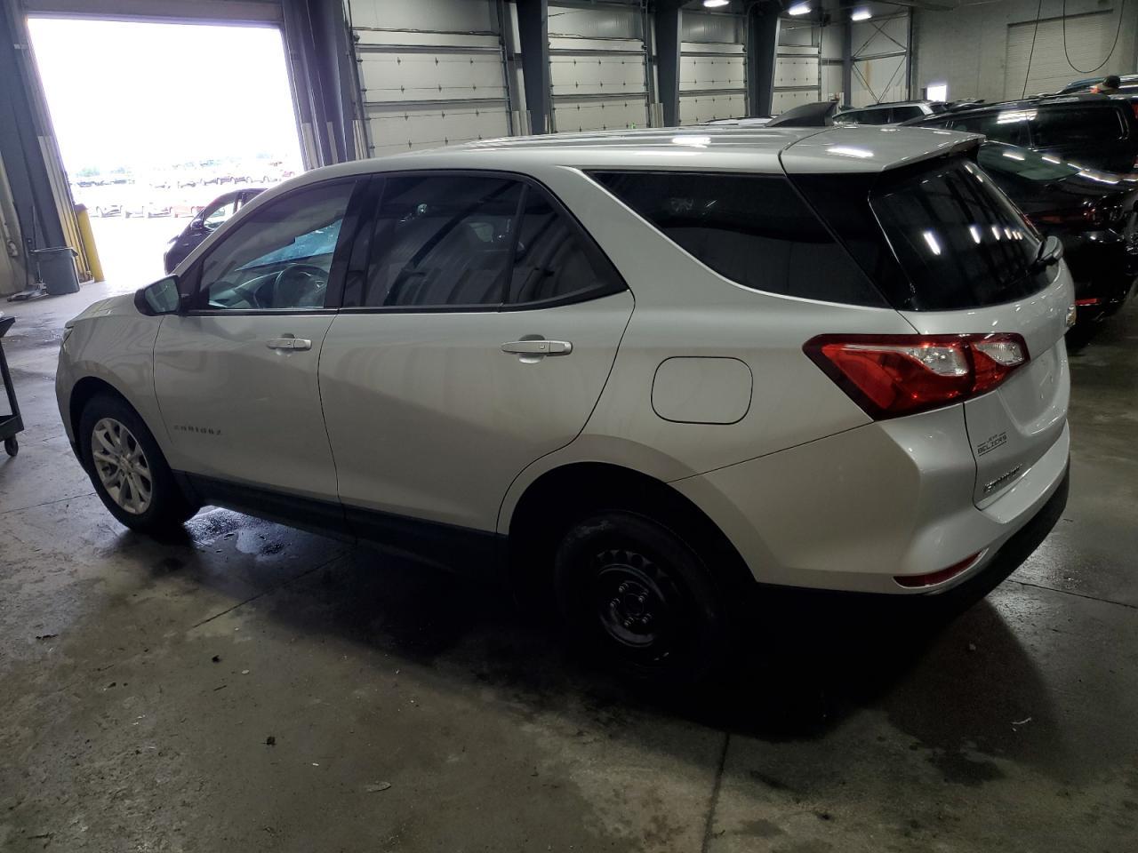 2019 Chevrolet Equinox Ls - Image 2