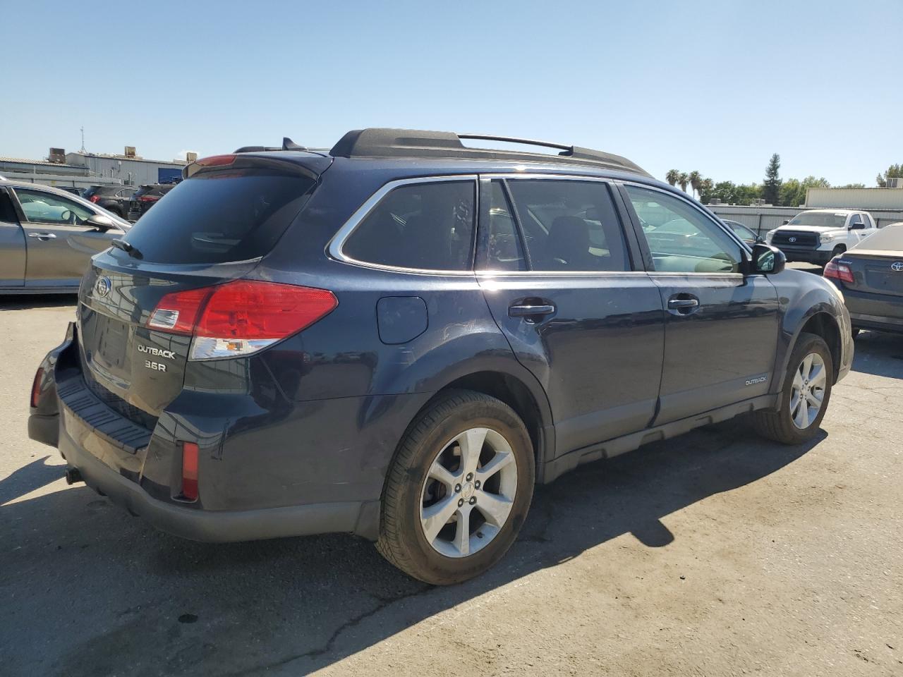 2013 Subaru Outback 3.6R Limited - Фото 3