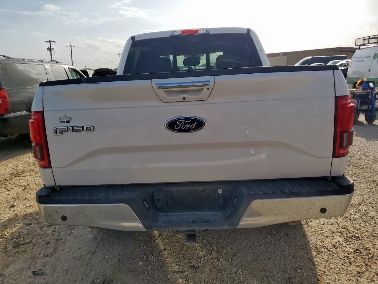 2015 Ford F150 Supercrew - Image 6