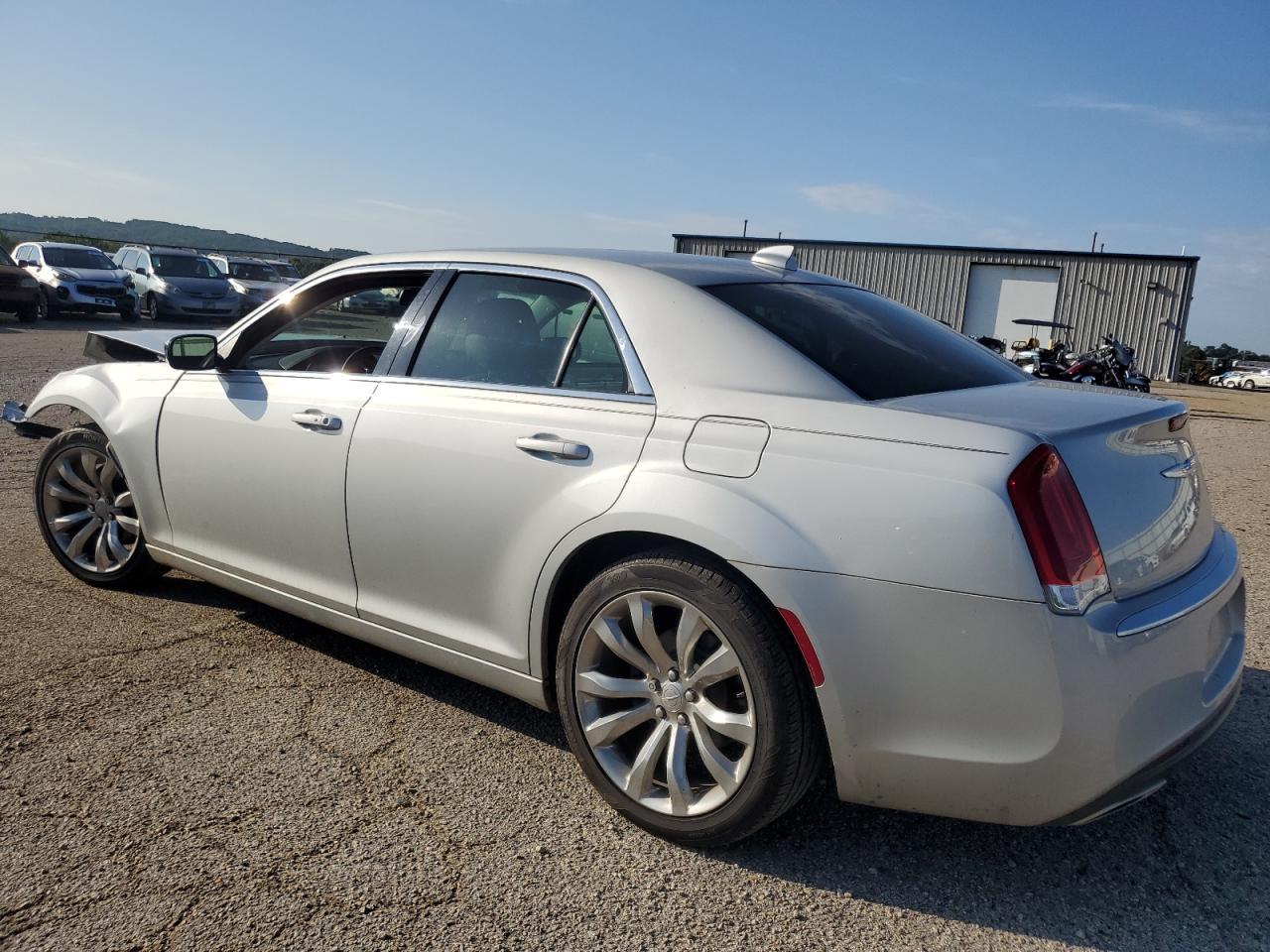 2019 Chrysler 300 Touring - Image 2