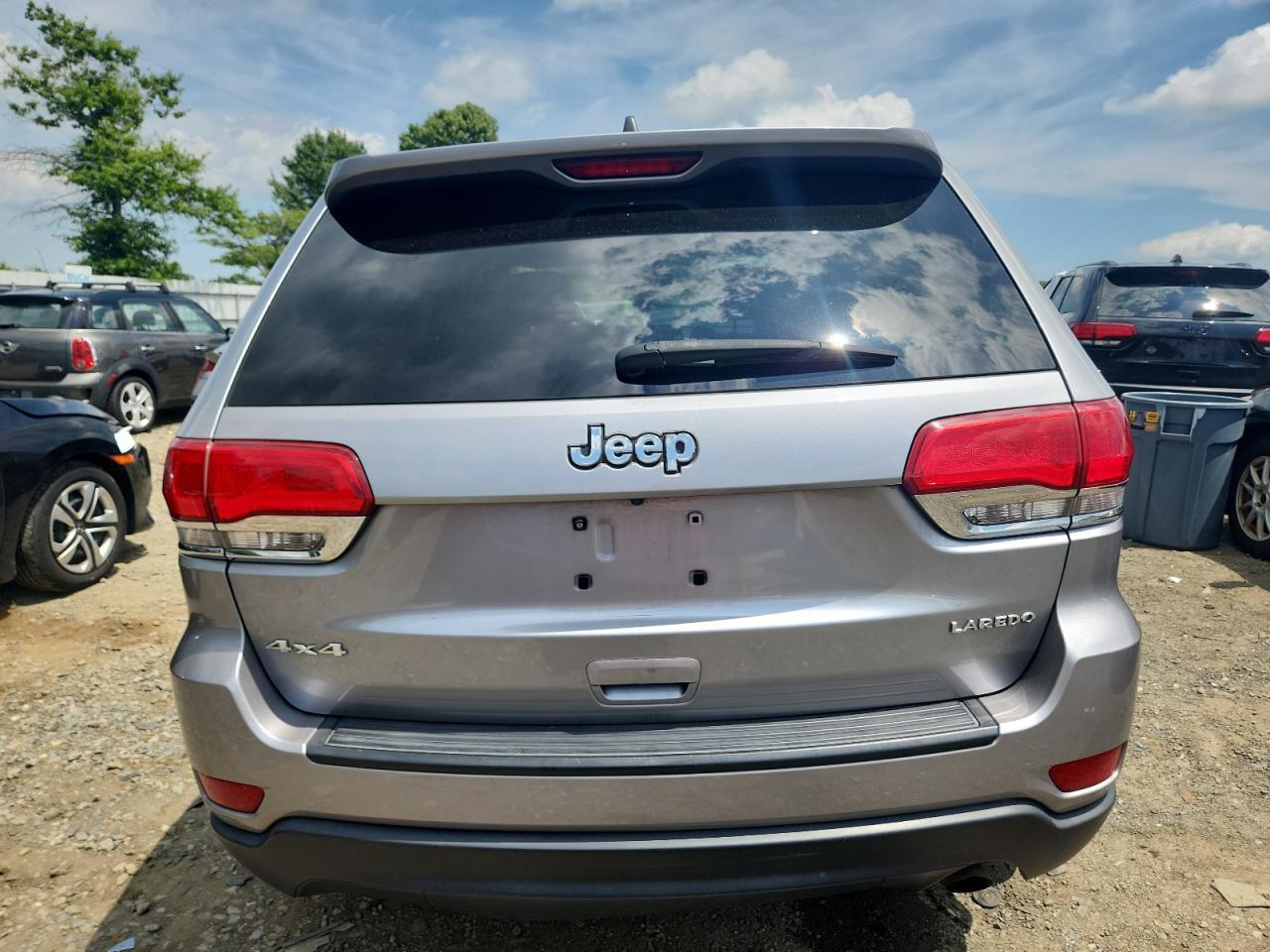 2015 Jeep Grand Cherokee Laredo - Image 6