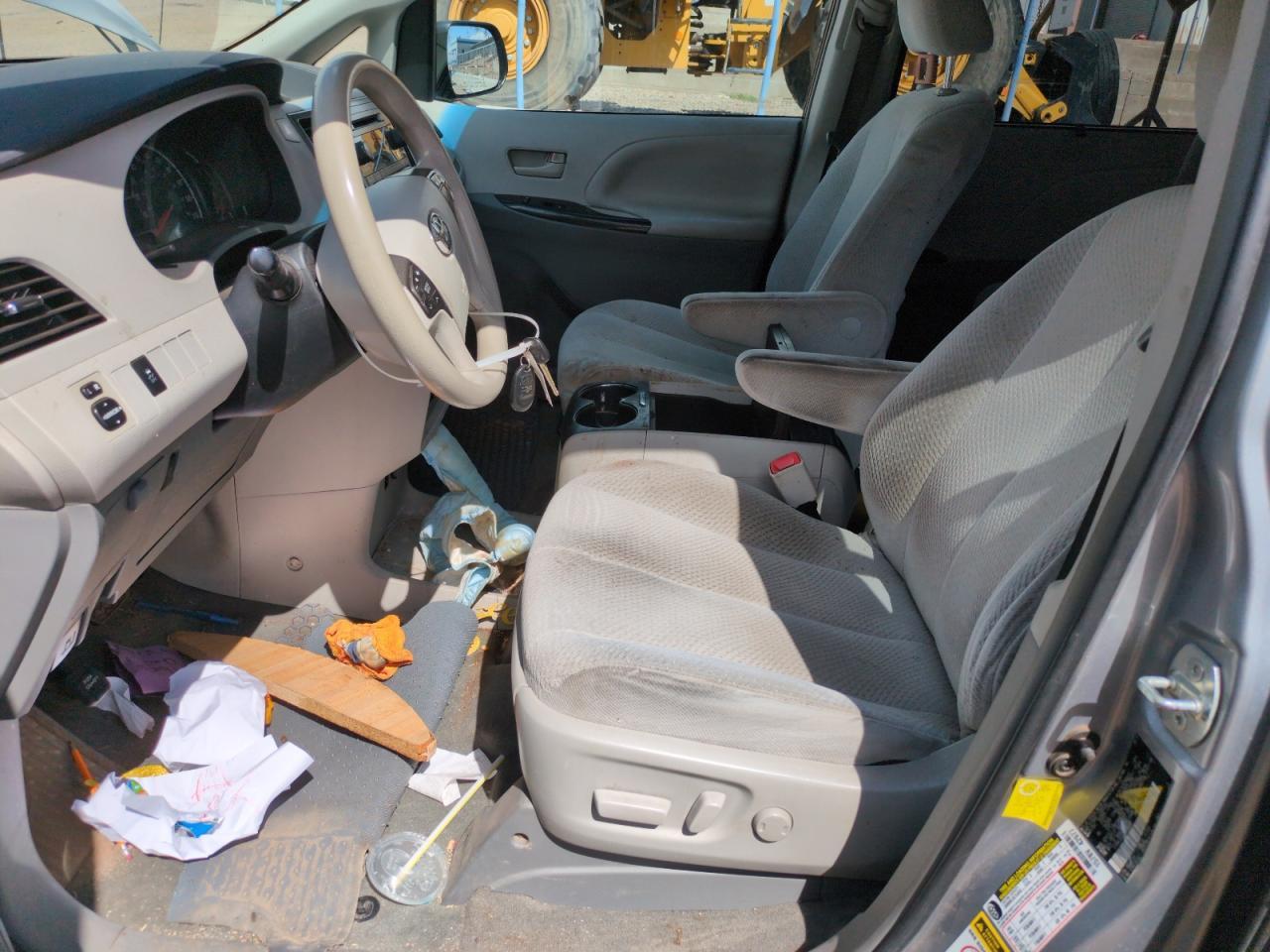 2013 Toyota Sienna Le - Image 7