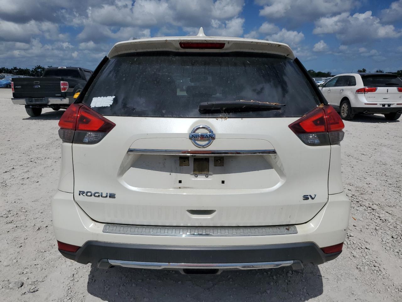 2017 Nissan Rogue S - Фото 6