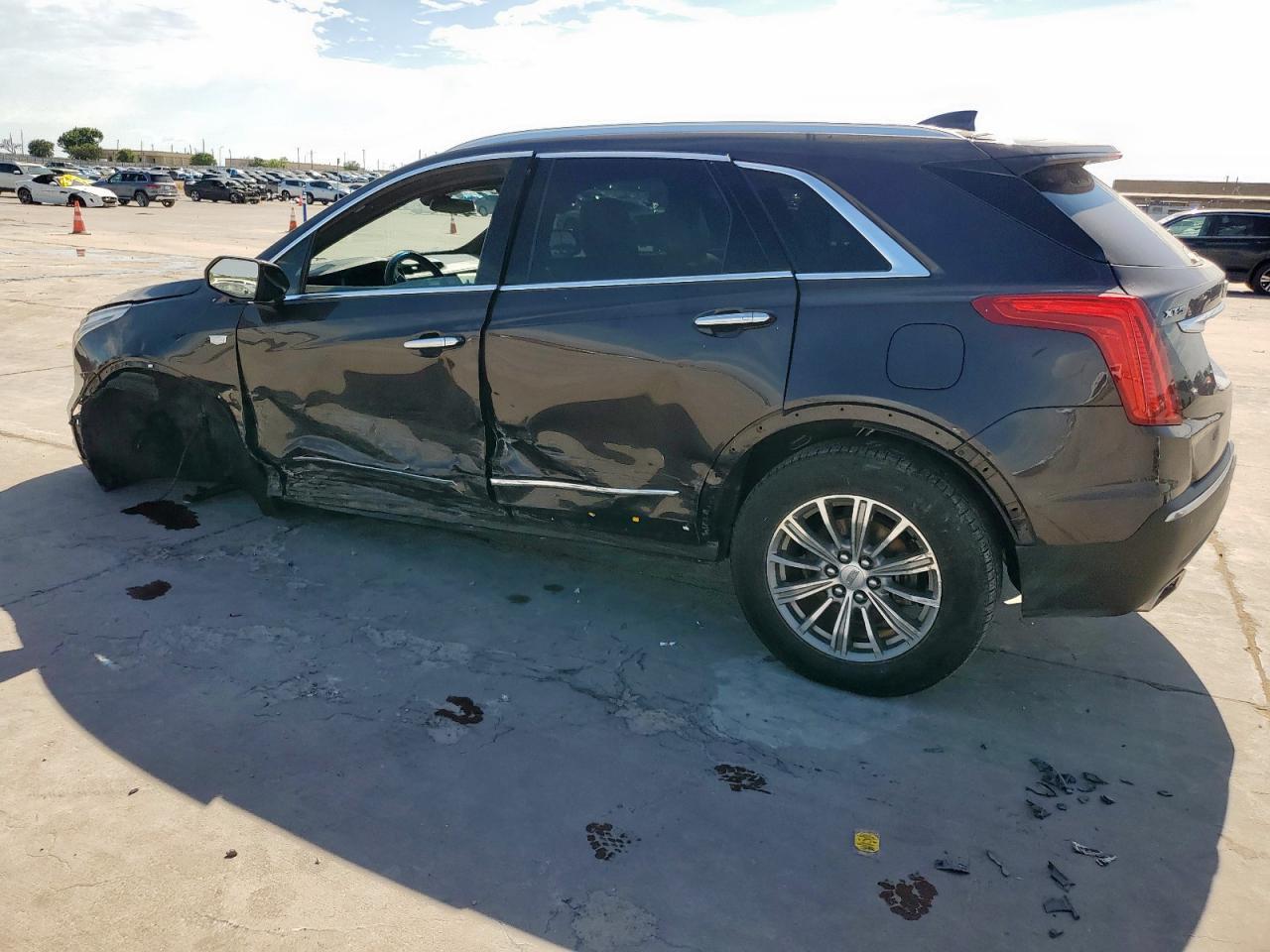 2017 Cadillac Xt5 Luxury - Фото 2