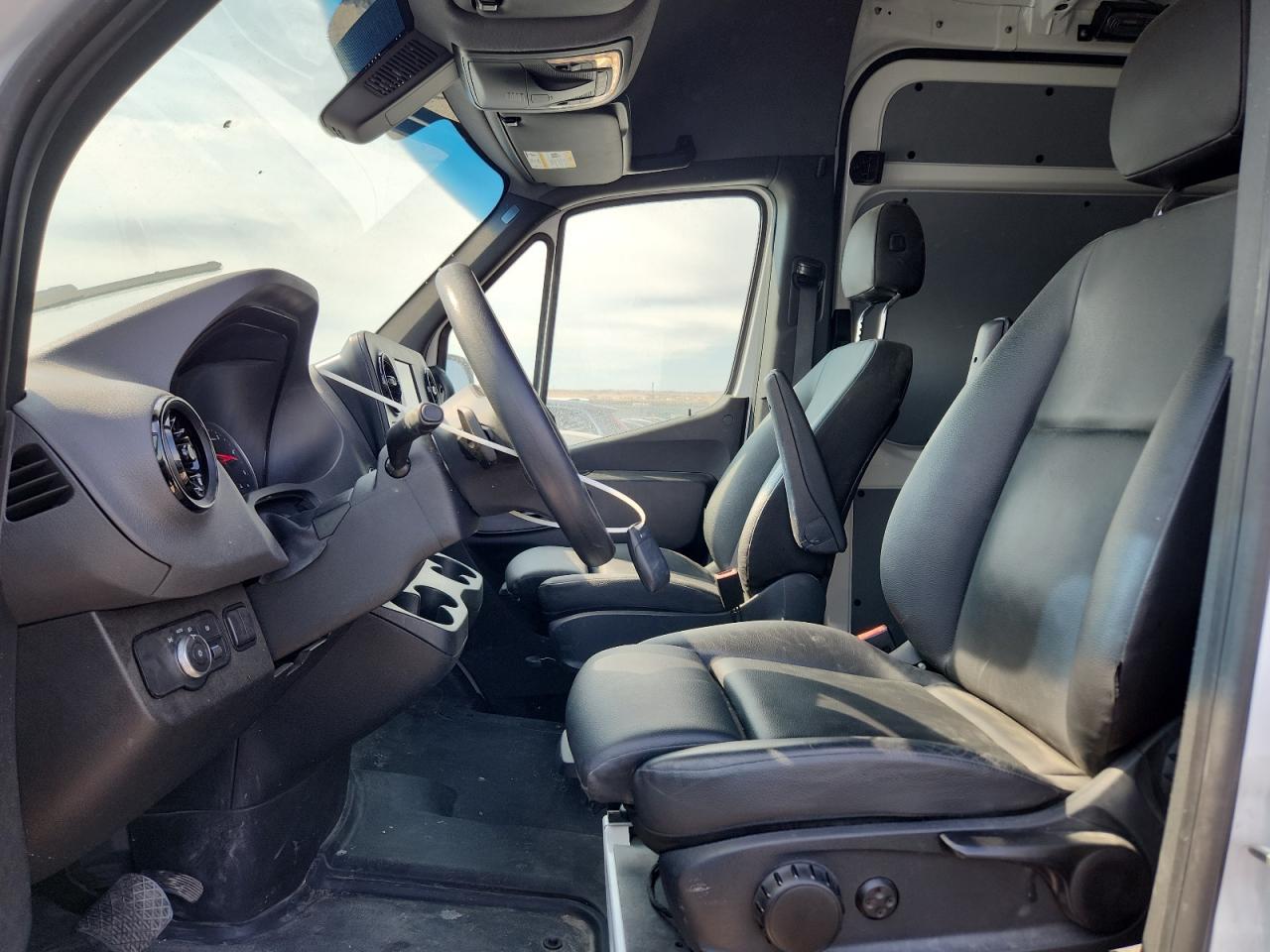 2023 Mercedes-Benz Sprinter 2500 - Фото 7