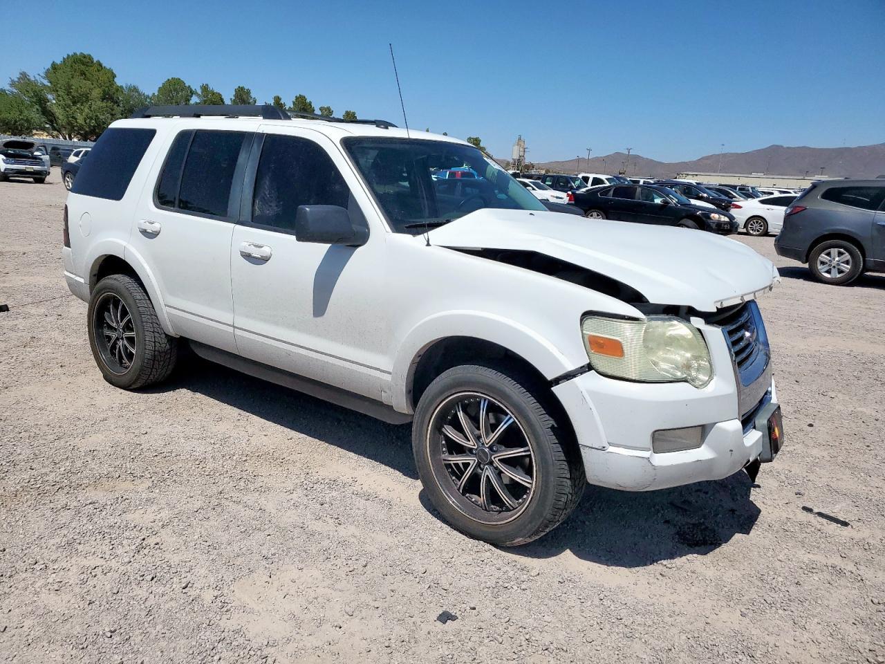 2010 Ford Explorer Xlt - Image 4
