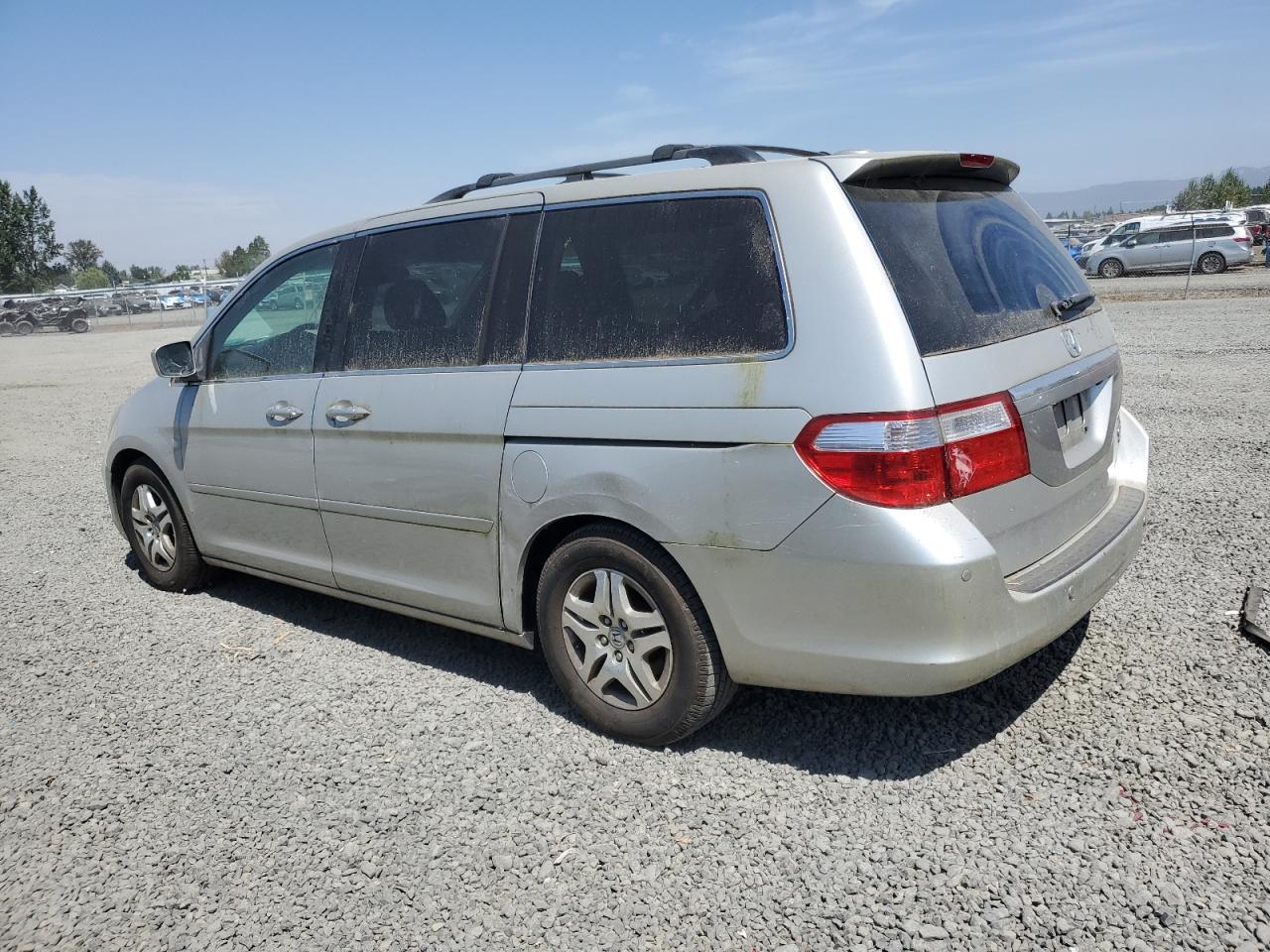 2005 Honda Odyssey Touring - Image 2